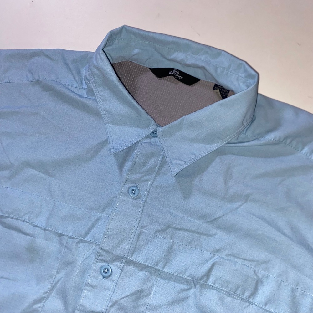 Wrangler Mens XL Blue Short Sleeve Ventilated Fishing Shirt Button Up S228
